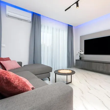 Violeta & Katharina Villa