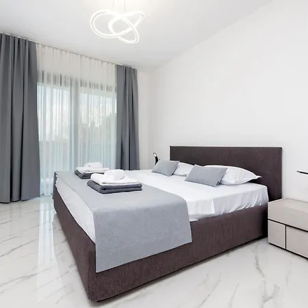 Violeta & Katharina Villa