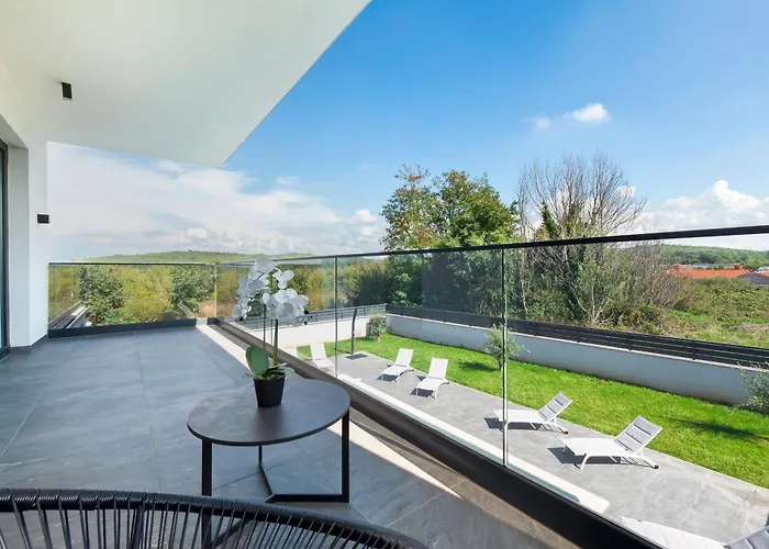 Violeta & Katharina Vila *