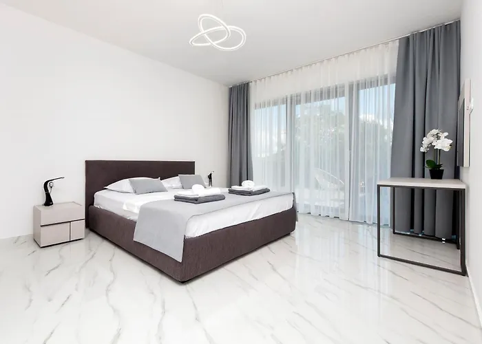 Violeta & Katharina Vila *