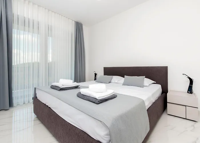 Violeta & Katharina Vila *